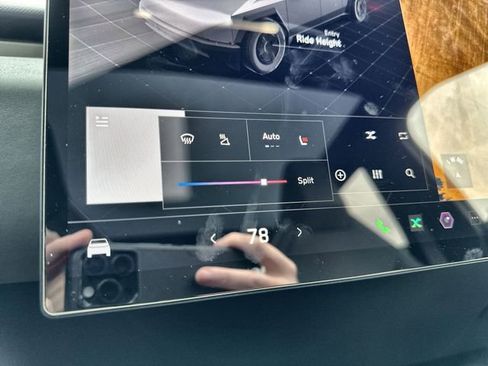 Used 2025 Tesla Cybertruck AWD Crew Cab image 17