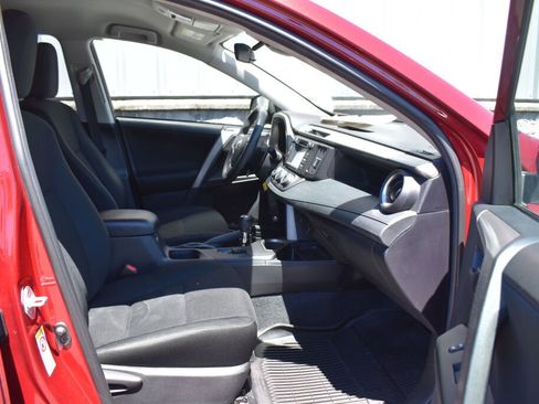 Certified 2018 Toyota RAV4 LE w/ All Weather Liner Package AWD/4WD image 25