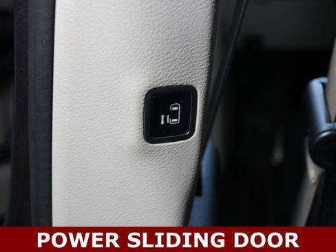 Used 2018 Chrysler Pacifica Touring-L Plus w/ Tire & Wheel Group FWD image 7