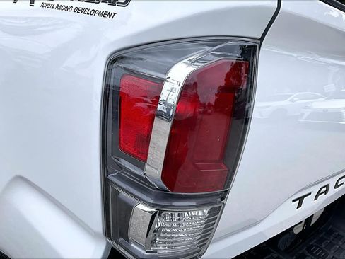 Used 2023 Toyota Tacoma TRD Off-Road w/ Advanced Technology Package AWD/4WD image 28