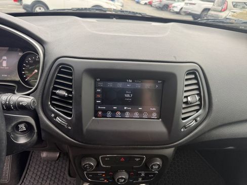 Used 2021 Jeep Compass Latitude w/ Sun and Sound Group AWD/4WD image 9
