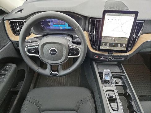 New 2026 Volvo XC60 B5 Core w/ Protection Package Premier image 18