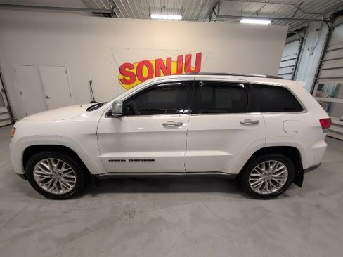 Used 2017 Jeep Grand Cherokee Summit image 2