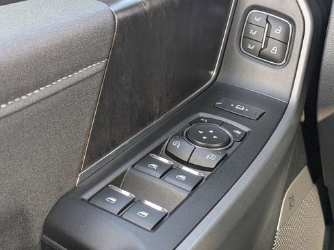 Used 2024 Ford F250 Lariat w/ Chrome Package image 22