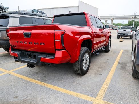 Certified 2026 Toyota Tacoma SR5 AWD/4WD image 9