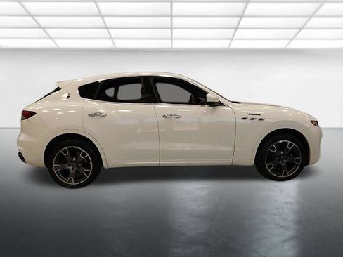 Used 2023 Maserati Levante Modena image 4