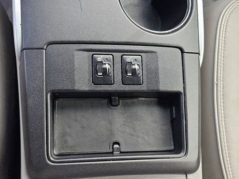 Used 2017 Toyota Camry XLE image 27