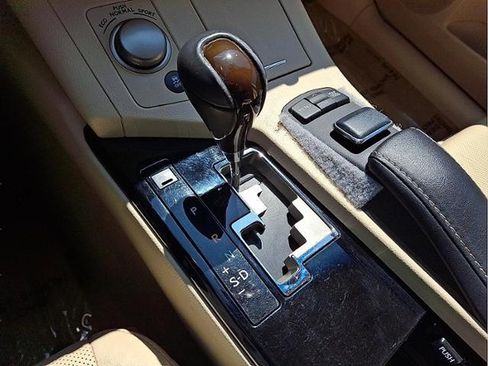 Used 2014 Lexus ES 350 w/ Luxury Package FWD image 13