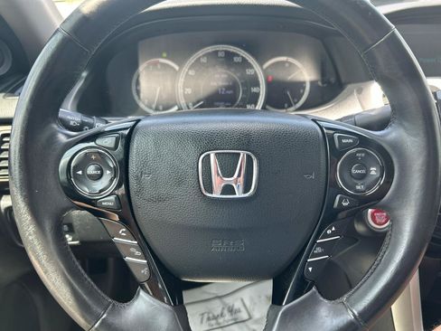 Used 2016 Honda Accord Touring image 12