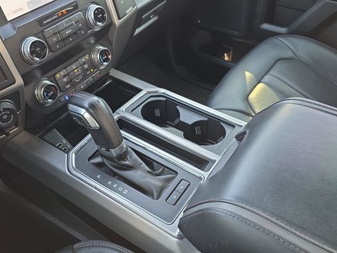 Used 2019 Ford F150 Platinum w/ Equipment Group 701A Luxury AWD/4WD image 22