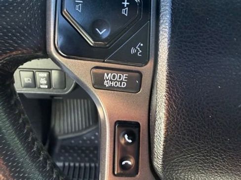 Used 2021 Toyota Tacoma TRD Off-Road w/ TRD Premium Off Road Package AWD/4WD image 18