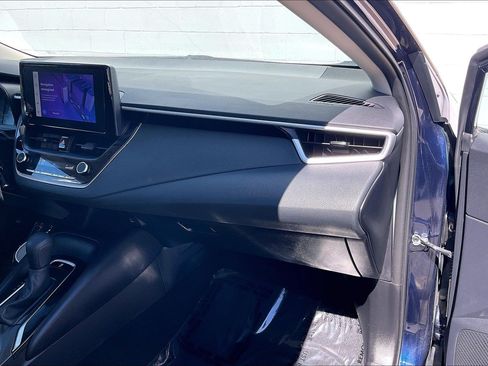 Used 2025 Toyota Corolla LE FWD image 21