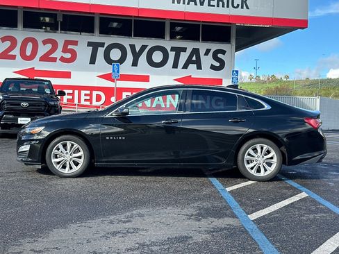 Used 2019 Chevrolet Malibu LT w/ Leather Package image 2