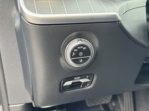 Used 2024 Mercedes-Benz C 300 4MATIC Sedan image 18