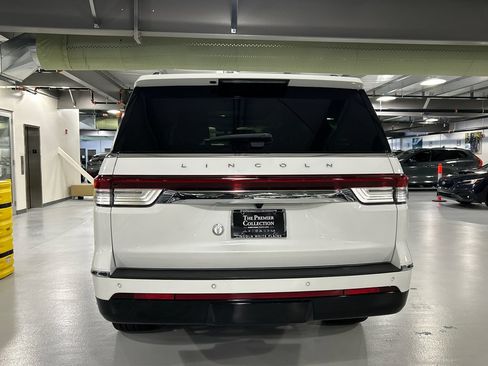 Used 2022 Lincoln Navigator L Reserve AWD/4WD image 3