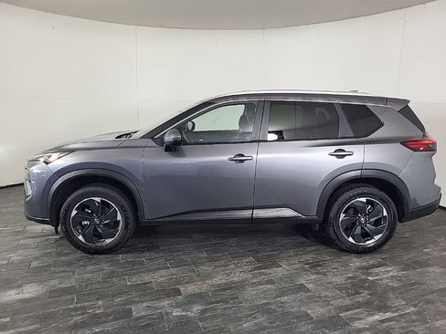 Used 2025 Nissan Rogue SV image 15