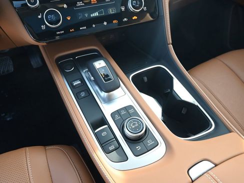 Used 2025 INFINITI QX60 Sensory image 33