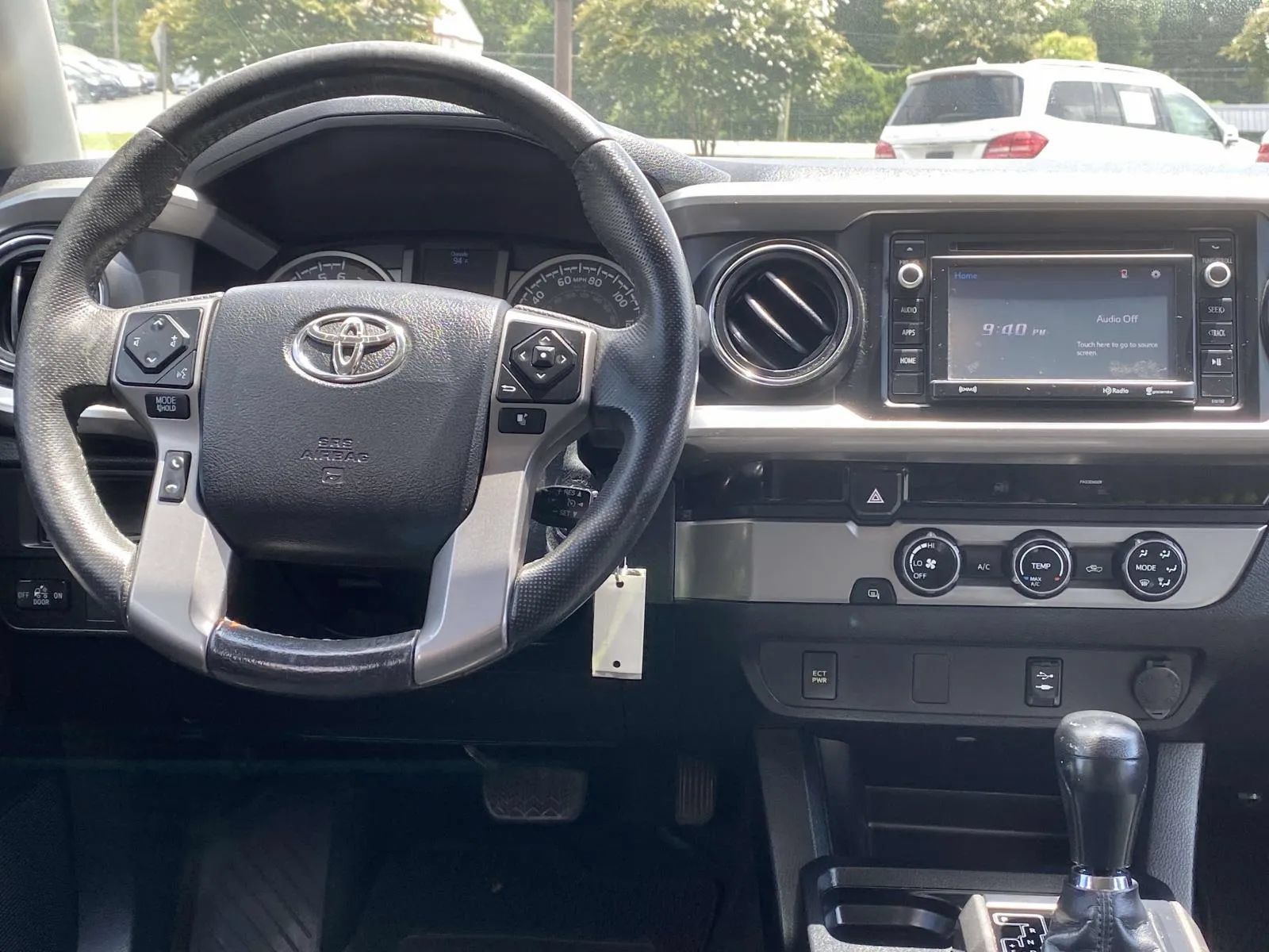 Used 2016 Toyota Tacoma SR5 w/ Towing Package RWD image 11