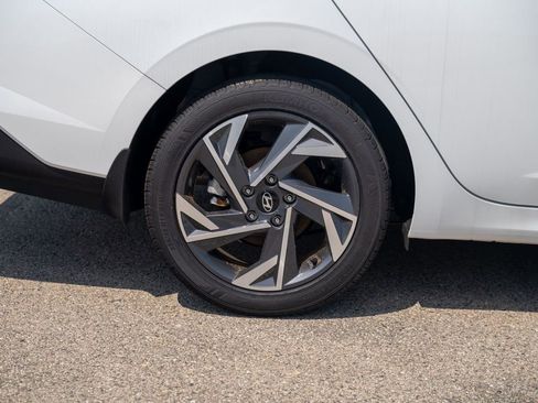 New 2025 Hyundai Elantra Sport image 9