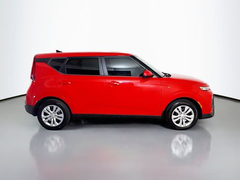 Used 2022 Kia Soul LX FWD image 11