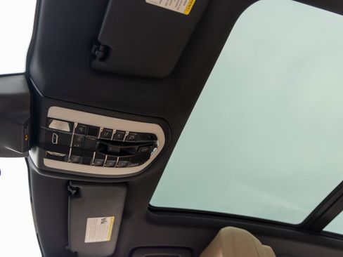 Used 2020 Porsche Macan image 27