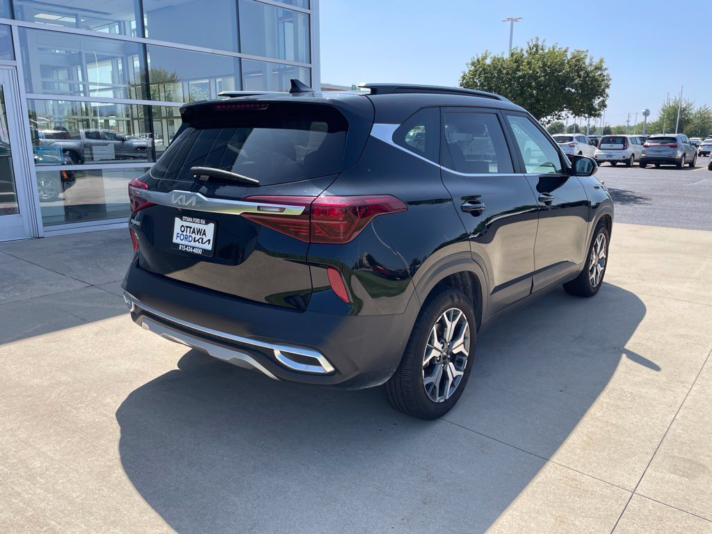 Used 2023 Kia Seltos EX AWD/4WD image 5