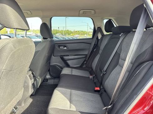 Used 2025 Nissan Rogue SV AWD/4WD image 9