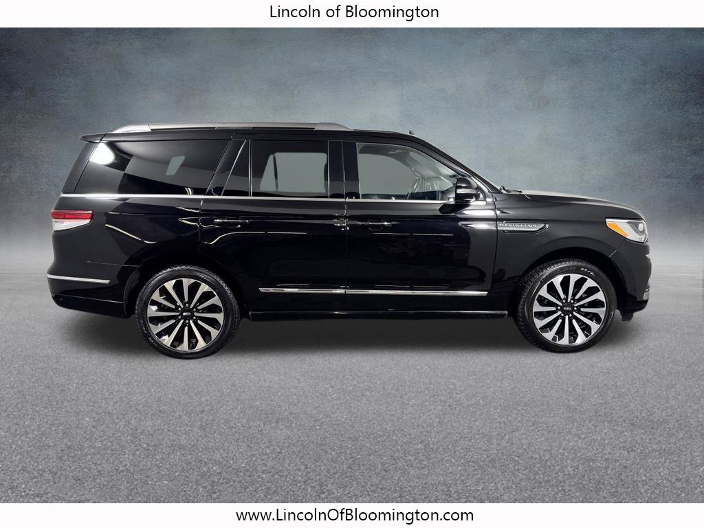 Used 2023 Lincoln Navigator Reserve AWD/4WD image 9