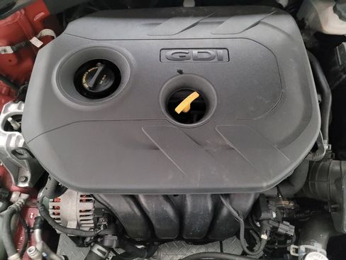 Used 2017 Hyundai Elantra SE image 30