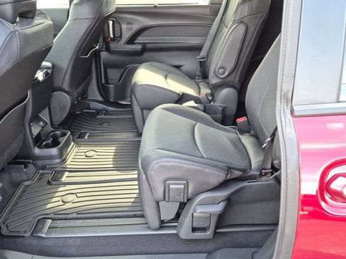 Used 2026 Toyota Sienna Limited AWD/4WD image 17