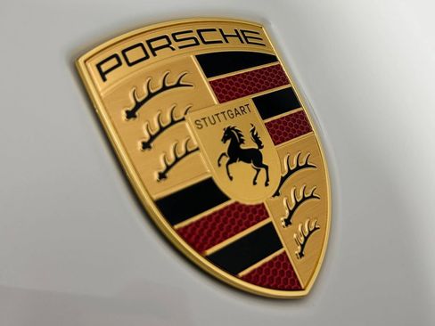 Used 2025 Porsche Cayenne AWD/4WD image 13