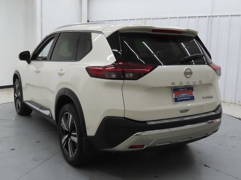 Used 2023 Nissan Rogue Platinum FWD image 6