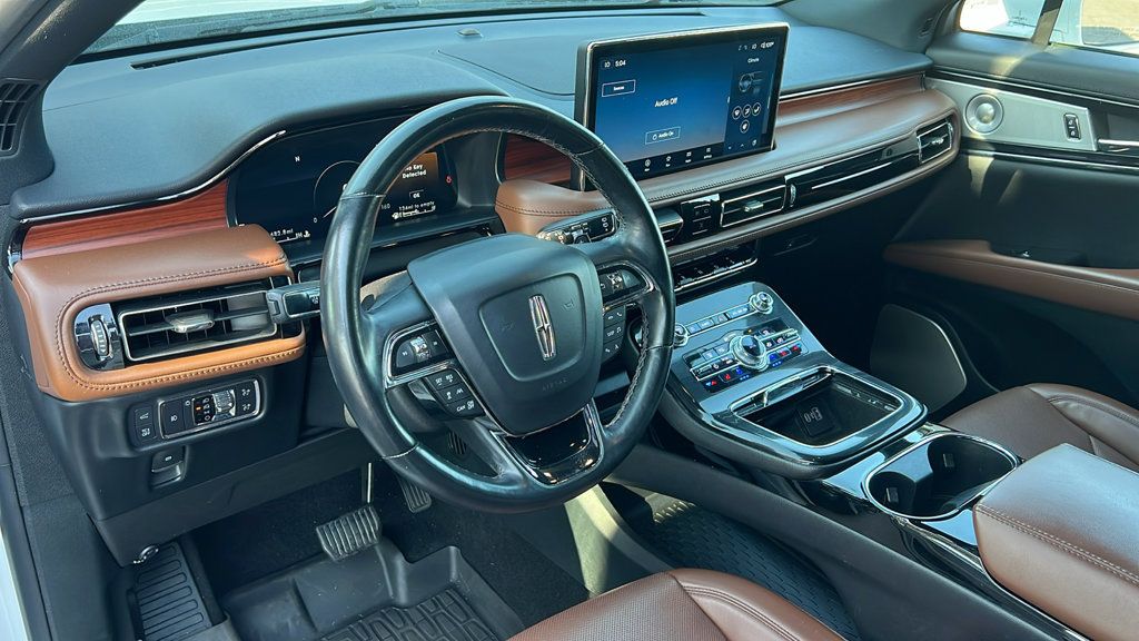 Used 2022 Lincoln Nautilus Reserve w/ Equipment Group 202A AWD/4WD image 12