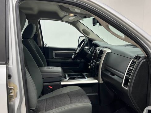 Used 2015 RAM 1500 Classic SLT w/ Luxury Group AWD/4WD image 30