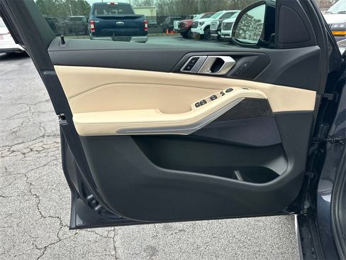 Used 2022 BMW X5 sDrive40i w/ Parking Assistance Package image 11