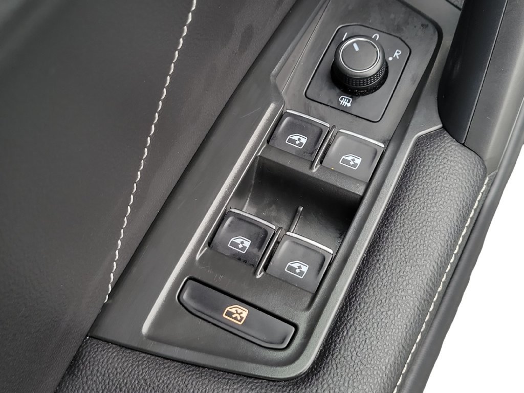 Used 2024 Volkswagen Tiguan SE FWD image 24