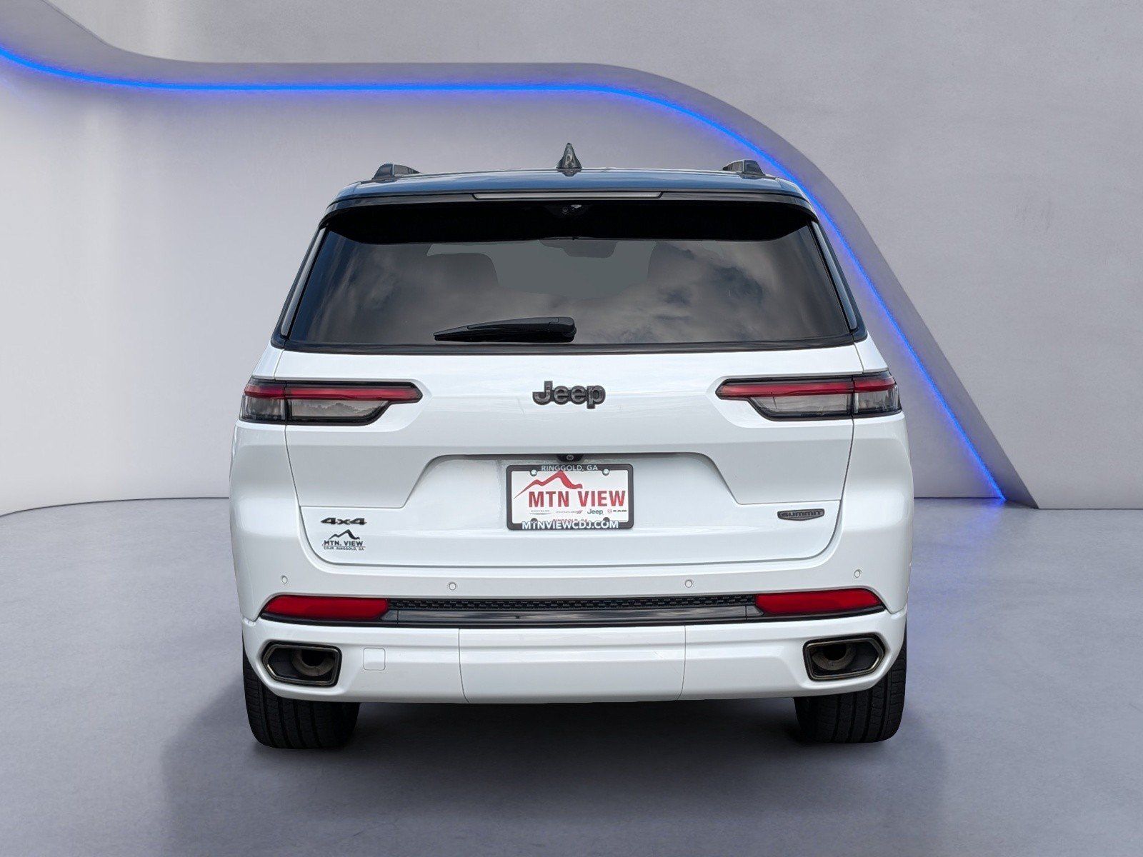 Used 2025 Jeep Grand Cherokee L Summit w/ Advanced Protech Group IV AWD/4WD image 8