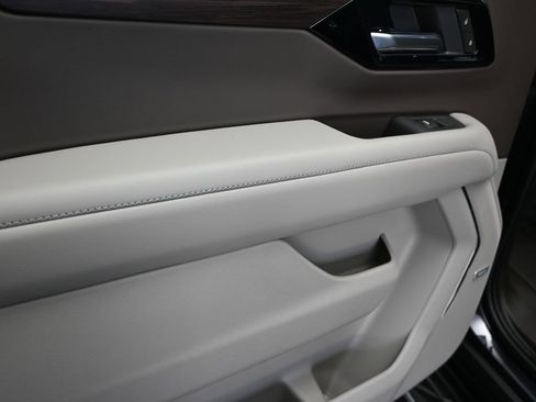 New 2026 Chevrolet Suburban LT w/ Comfort Package image 15