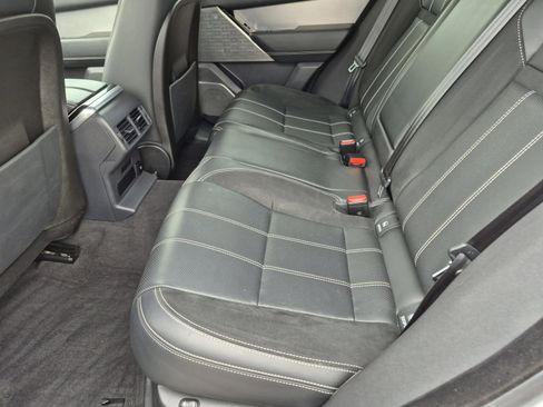 Used 2019 Land Rover Range Rover Velar R-Dynamic SE AWD/4WD image 17