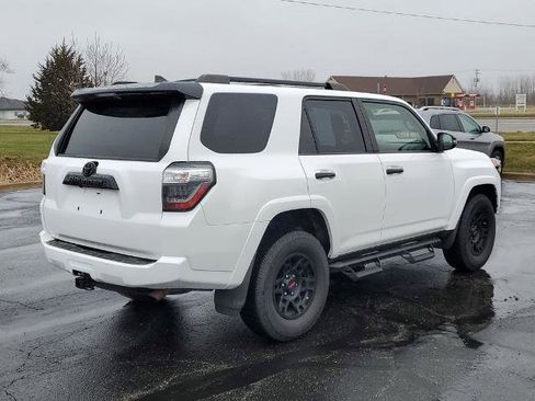 Used 2021 Toyota 4Runner Venture w/ Moonroof Package image 4