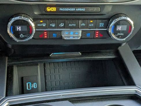 Used 2022 Ford F350 Limited AWD/4WD image 23