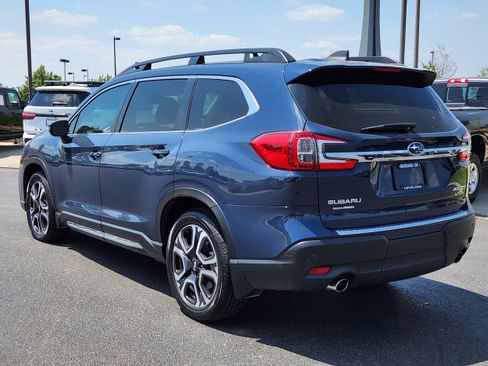 Used 2023 Subaru Ascent Limited AWD/4WD image 3