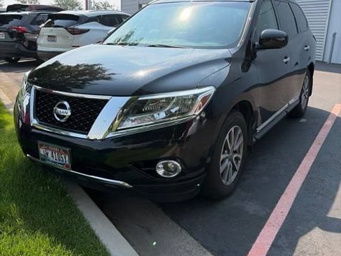 Used 2015 Nissan Pathfinder SL w/ SL Premium Package AWD/4WD image 4