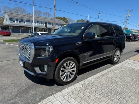 Used 2023 GMC Yukon Denali AWD/4WD image 3
