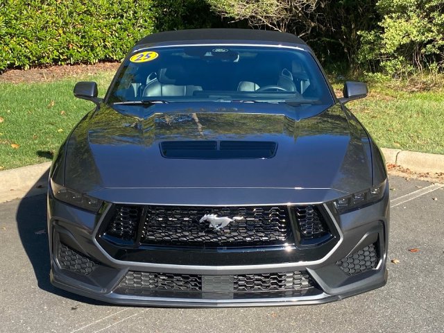 Used 2025 Ford Mustang GT Premium RWD image 2