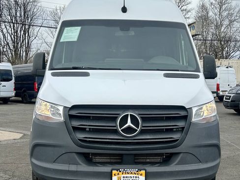 Used 2022 Mercedes-Benz Sprinter 2500 image 9