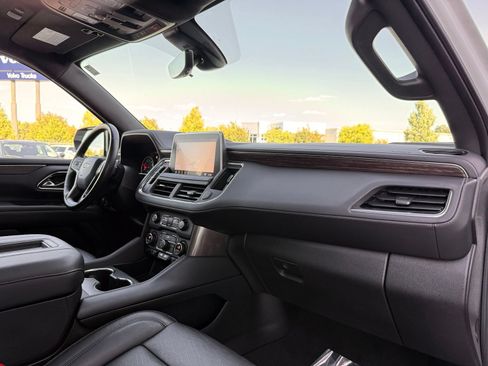 Used 2021 Chevrolet Suburban High Country AWD/4WD image 38