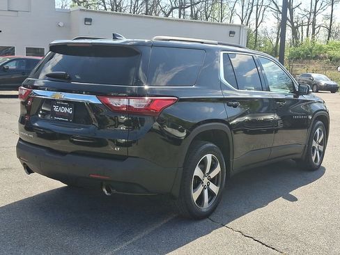 Used 2019 Chevrolet Traverse LT w/ LT Premium Package AWD/4WD image 5