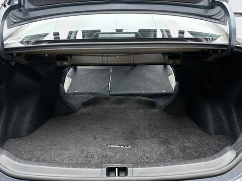 Used 2017 Toyota Corolla LE w/ Carpet Mat Package (TMS) image 20