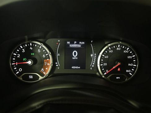 Used 2020 Jeep Renegade Latitude w/ Cold Weather Group AWD/4WD image 24